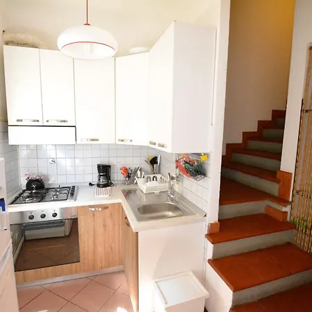 Apartman Unyca - Experience Living In Santa Croce 4 *